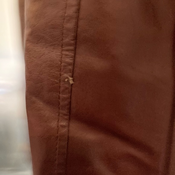 Montgomery Ward
Vintage brown/red leather coat
44L - Picture 4 of 14
